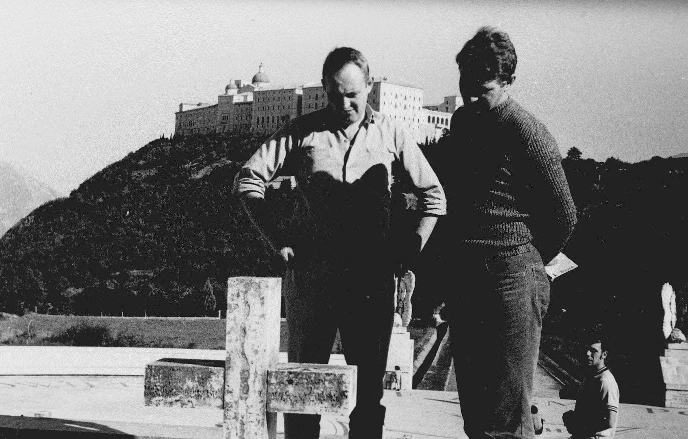 dr Wojciech Solarski (z lewej) w towarzystwie trenera Janusza Czerwińskiego (Monte Cassino, 1969 r.)