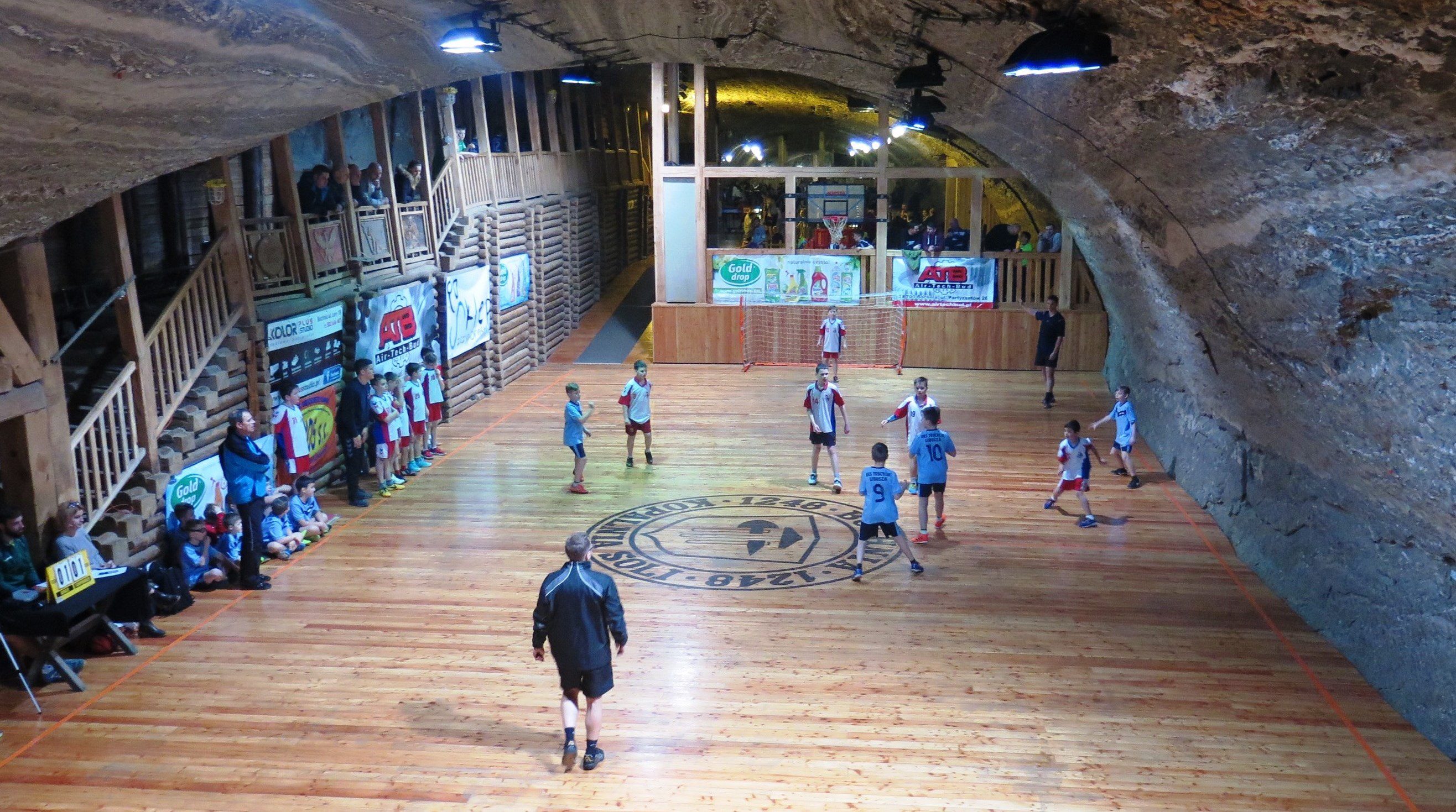 Wyjątkowy turniej piłki ręcznej w Kopalni Soli Bochnia